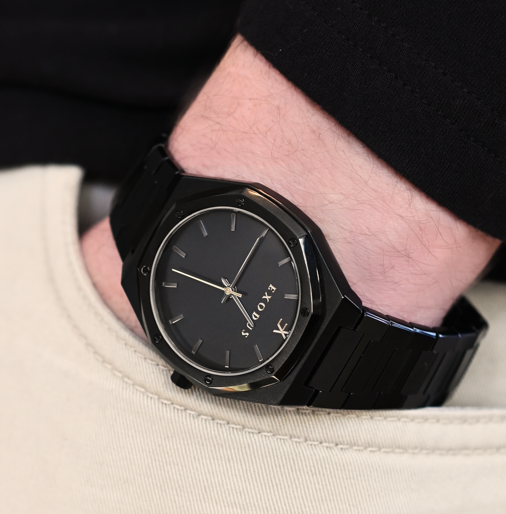  the Eon serves to be a timeless and classic piece that speaks to you. The Eon accompanies you on your personal journey and embodies boldness and brilliance. Complete your masculine look now with the black Eon watch
